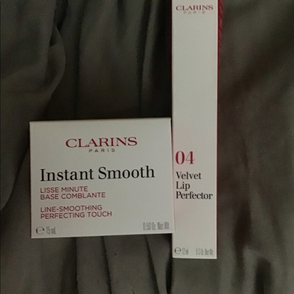 Clarins - Picture 1 of 3